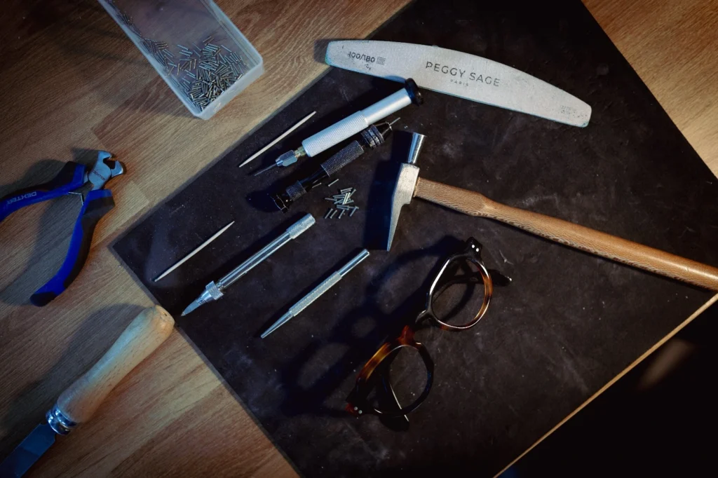 outils artisan lunetier